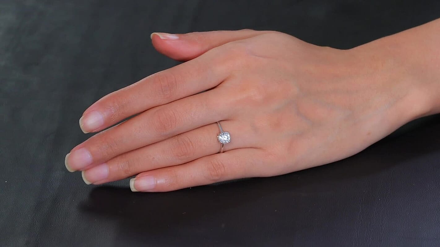 IGI Certified Luxuriant Lab Grown Diamond E-F VS 1.00 ctw Solitaire Ring in 10K White Gold (Del. in 10-15 Days)