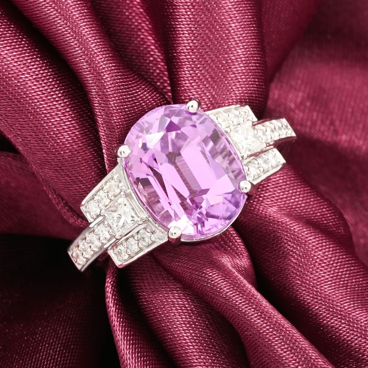 Certified & Appraised Rhapsody AAAA Patroke Kunzite and E-F VS Diamond 6.15 ctw Ring in 950 Platinum (Size 8.0) 8.25 Grams image number 1