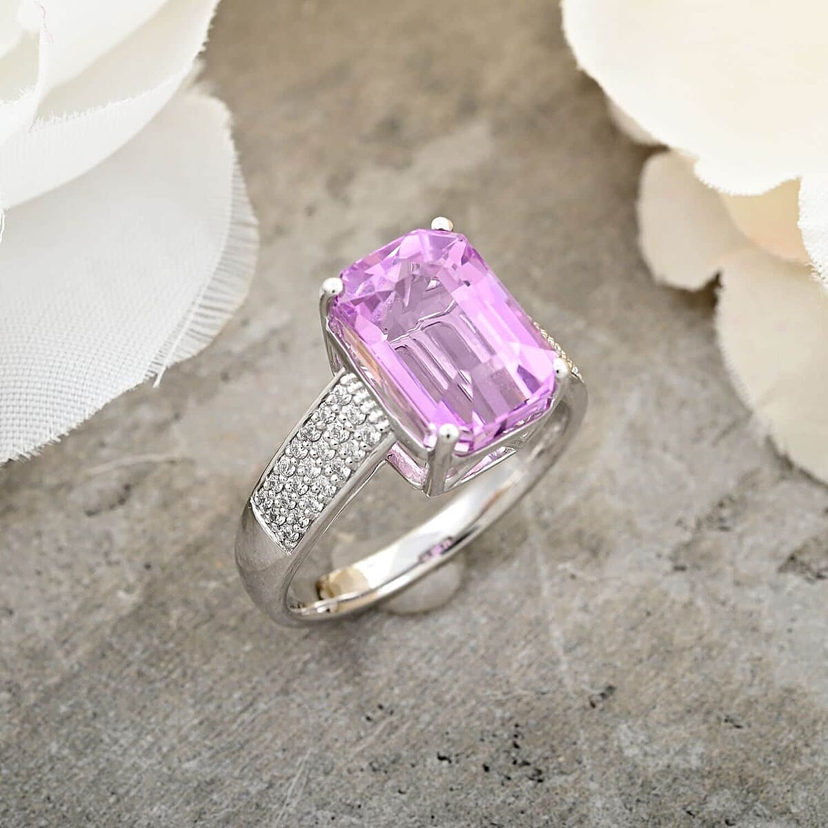 Certified & Appraised Rhapsody 950 Platinum AAAA Patroke Kunzite, Diamond (E-F, VS) (0.31 cts) Ring (Size 11.0) (8.20 g) 6.75 ctw image number 1