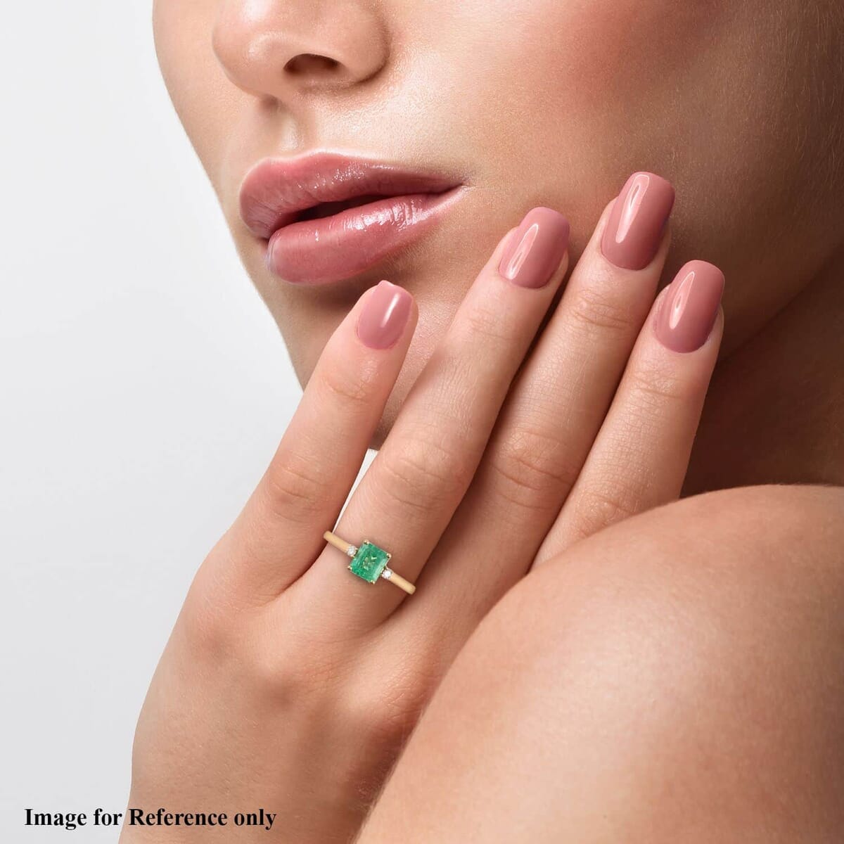 Certified & Appraised Luxoro AAA Boyaca Colombian Emerald and G-H I2 Diamond 1.15 ctw Ring in 14K Yellow Gold (Size 6.5) image number 2