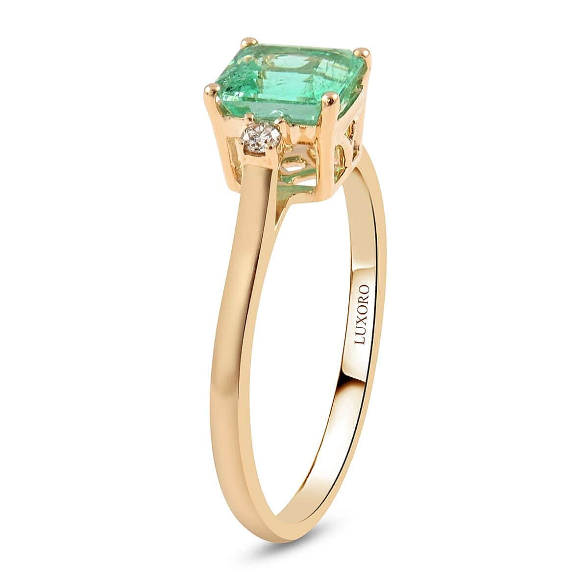 Certified & Appraised Luxoro AAA Boyaca Colombian Emerald and G-H I2 Diamond 1.15 ctw Ring in 14K Yellow Gold (Size 7.5) image number 3