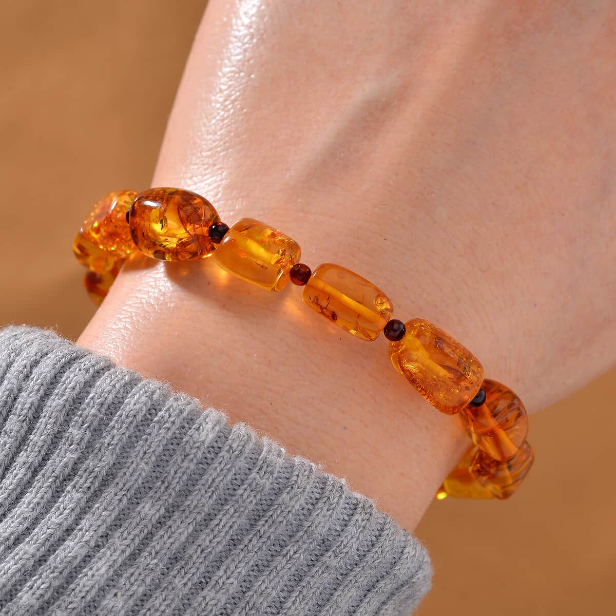 Baltic Amber Beaded Stretch Bracelet image number 1