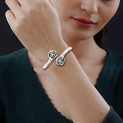 Simulated Diamond 0.08 ctw Bangle Bracelet in Sterling Silver (7.00 In) 