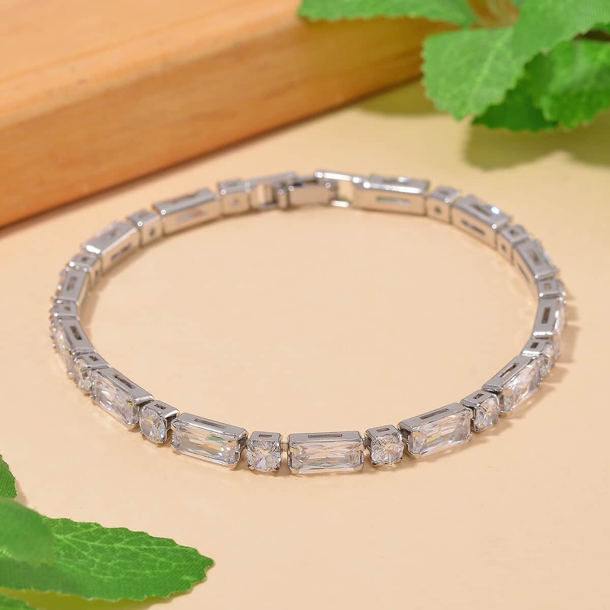 Doorbuster Simulated Diamond 15.00 ctw Tennis Bracelet in Silvertone (7.50 In) image number 1