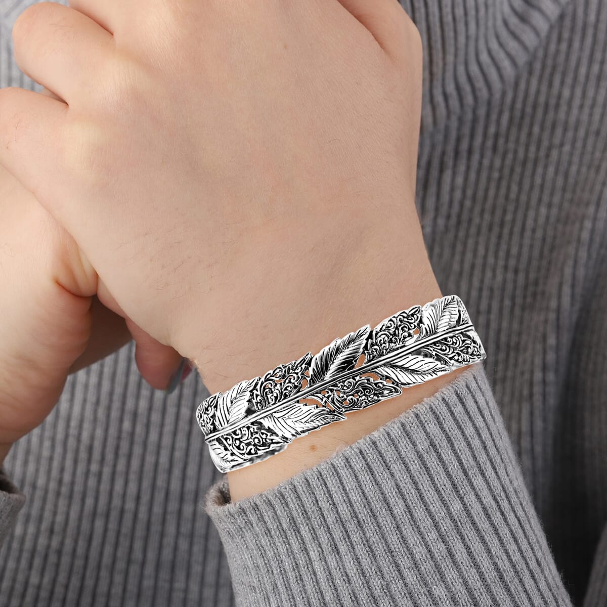 Bali Legacy Feather Cuff Bracelet in Sterling Silver (7.25 In) 27 Grams image number 2