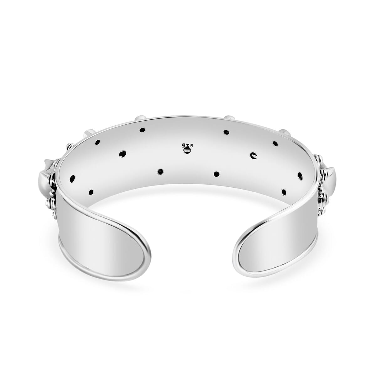 Bali Legacy Carved Bone and Blue Topaz 1.20 ctw Bangle Bracelet in Sterling Silver (8.00In) image number 4