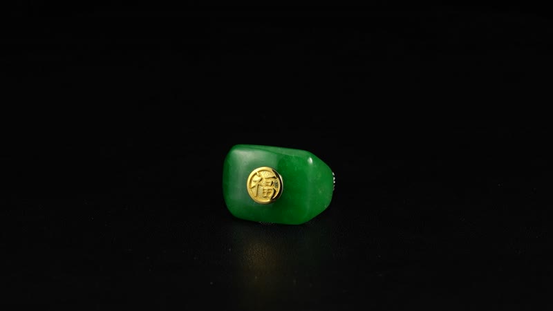 D'Joy Green Jade (D) 30.90 ctw Fu Happiness Mens Ring in Vermeil YG and Rhodium Over Sterling Silver (Size 9.0)