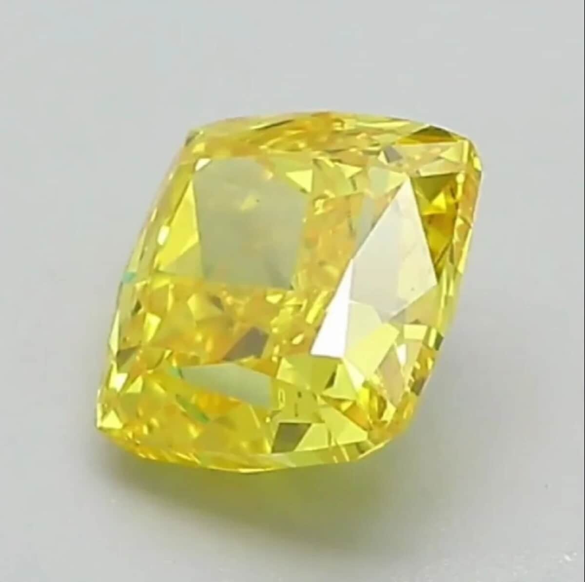 IGI Certified Luxuriant Lab Grown Yellow Diamond (VS2) (Cush Mix Mix) 2.50 ctw image number 3