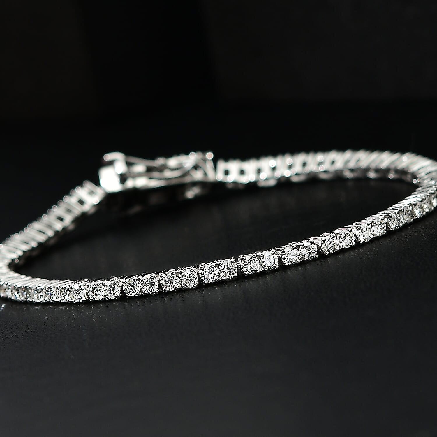 Luxuriant Lab Grown Diamond E-F VS 3.00 ctw Tennis Bracelet in 10K White Gold (6.50 In) (Del. in 10-15 Days)
