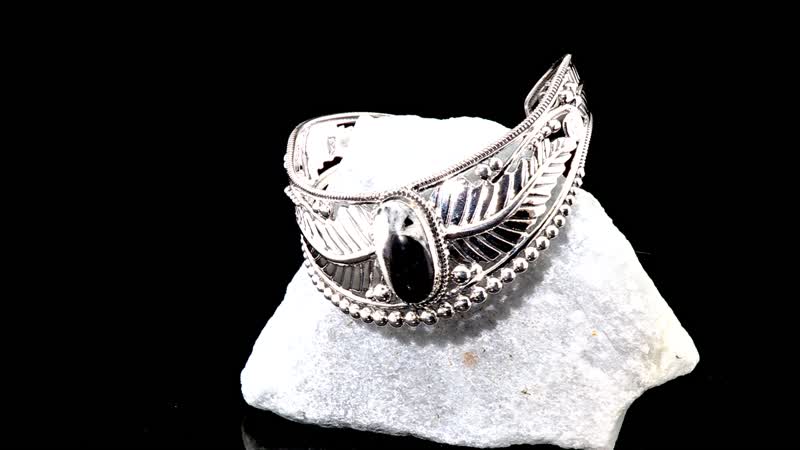 D'Joy Artisan Crafted White Buffalo 12.40 ctw Feather Cuff Bracelet in Black Oxidized Sterling Silver (7.25 In)