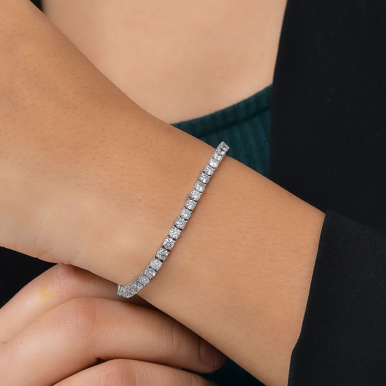 Luxuriant Lab Grown Diamond E-F VS 6.40 ctw Tennis Bracelet in 14K White Gold (6.50 In) 8.30 Grams