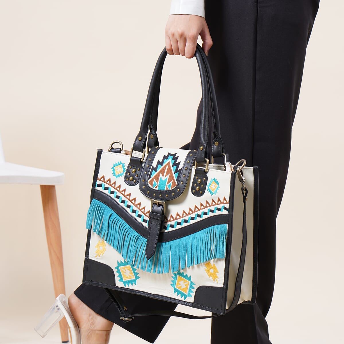 Santa Fe Collection White Geometric Pattern Genuine Leather Handbag with Fringes and Adjustable Shoulder Strap image number 2