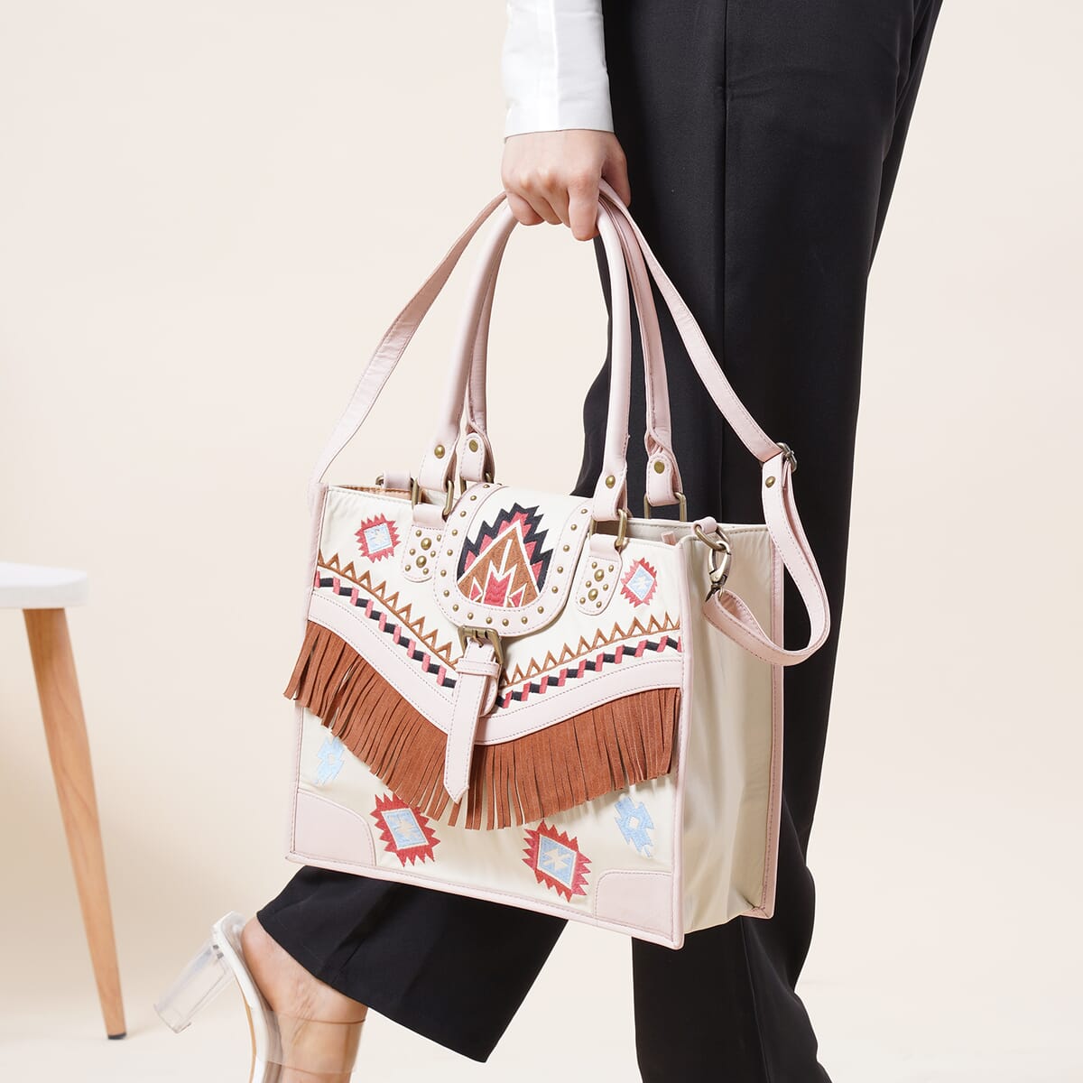 Santa Fe Collection Cream Geometric Pattern Genuine Leather Handbag with Fringes and Adjustable Shoulder Strap image number 3