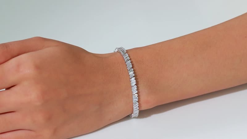 J Francis Embellished with Zirconia by Swarovski Glacier Stream Bracelet in Rhodium Over Sterling Silver (8.00 In) 14.00 ctw