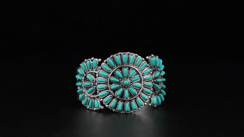 Doorbuster Blue Howlite Bangle Bracelet in Silvertone (7.50 In) 18.00 ctw