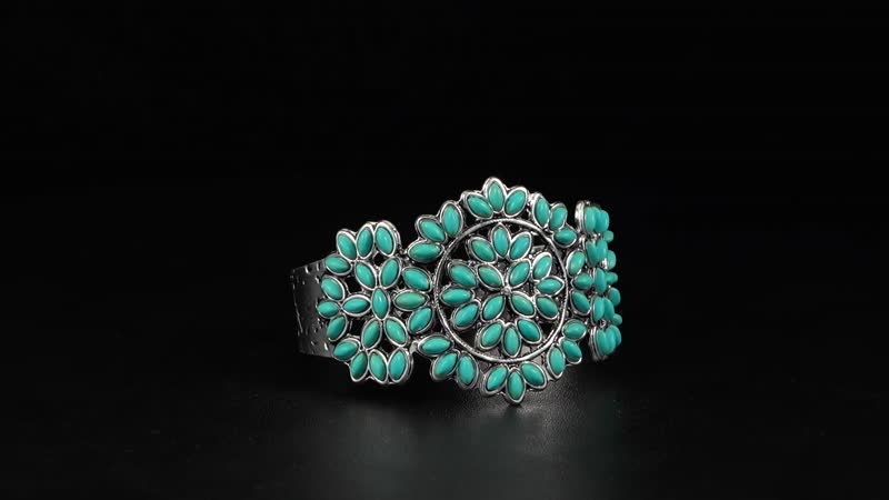 Doorbuster Blue Howlite Bangle Bracelet in Silvertone (7.50 In) 22.00 ctw