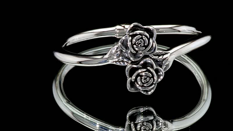 Openable Floral Carved Bangle Bracelet in Sterling Silver (7.25 In) 13 Grams