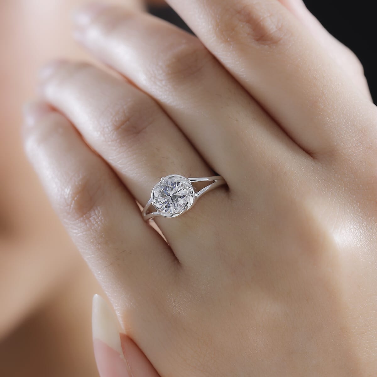 D'Joy Simulated Diamond 2.25 ctw Solitaire Ring in Sterling Silver (Size 5.0) image number 2
