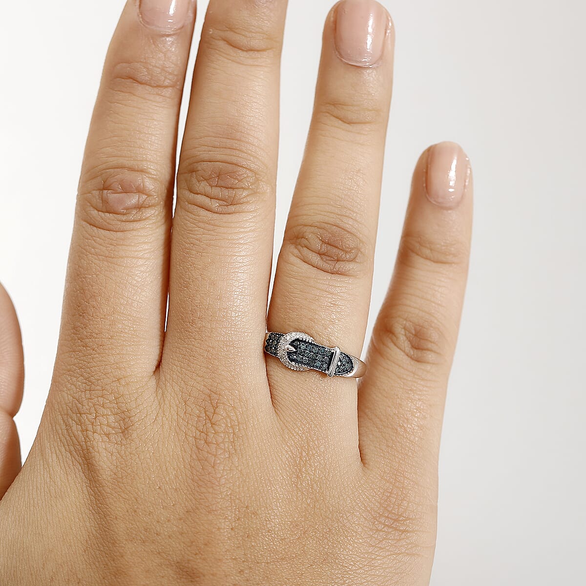 D'Joy Blue Diamond and White Diamond 0.25 cts Buckle Ring in Rhodium Over Sterling Silver (Size 6.0) image number 2