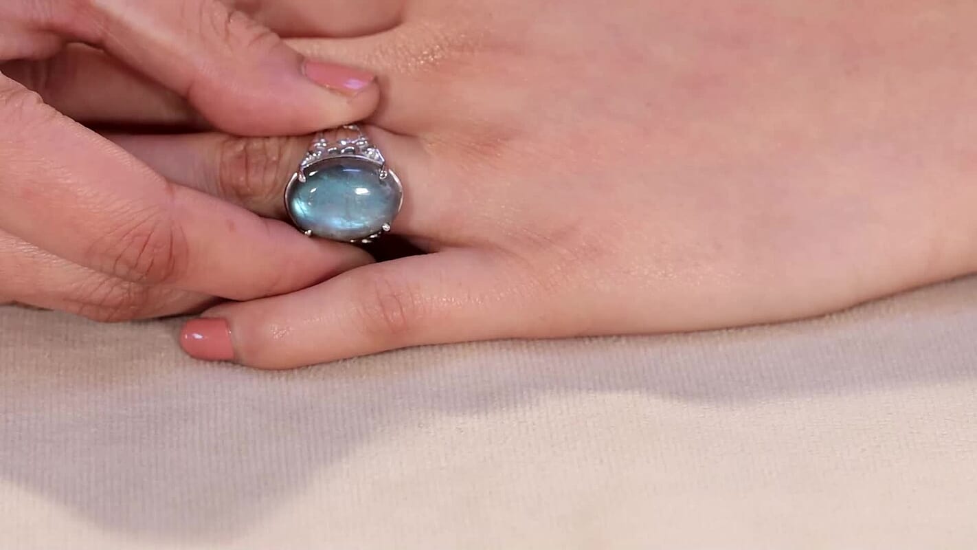 Malagasy Labradorite Vintage Solitaire Ring in Stainless Steel