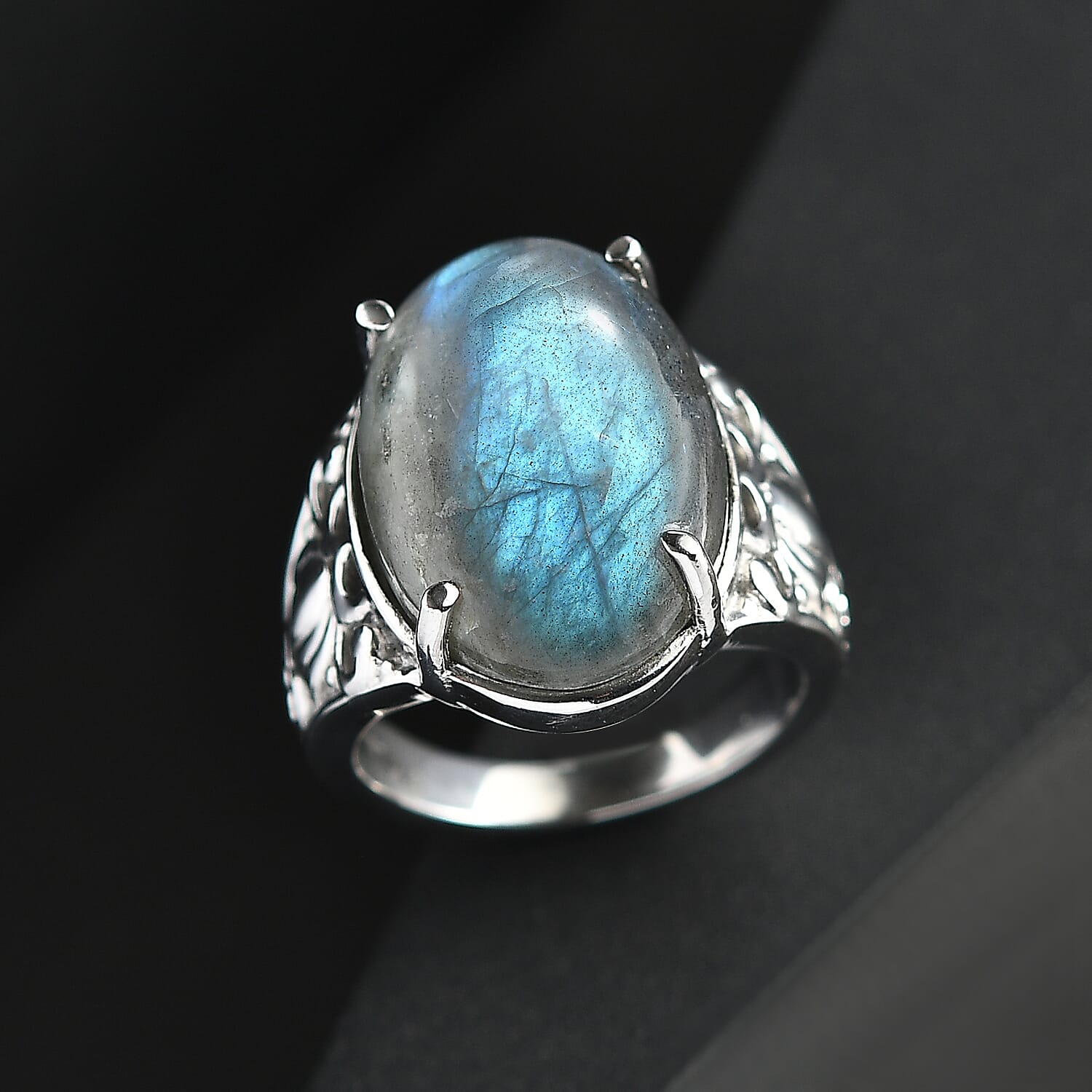 Malagasy Labradorite Vintage Solitaire Ring in Stainless Steel