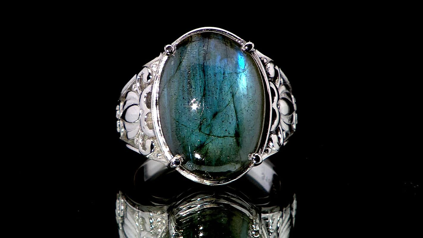Malagasy Labradorite Vintage Solitaire Ring in Stainless Steel