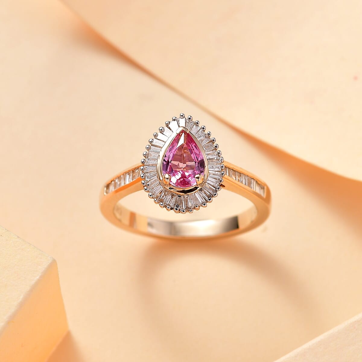 Certified & Appraised Luxoro AAA Padparadscha Sapphire and G-H I2 Diamond 1.32 ctw Ring in 14K Yellow Gold (Size 7.0) image number 1