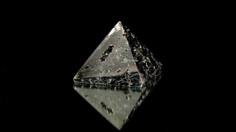 Pyrite Pyramid 5-6cm Approx. 987ctw