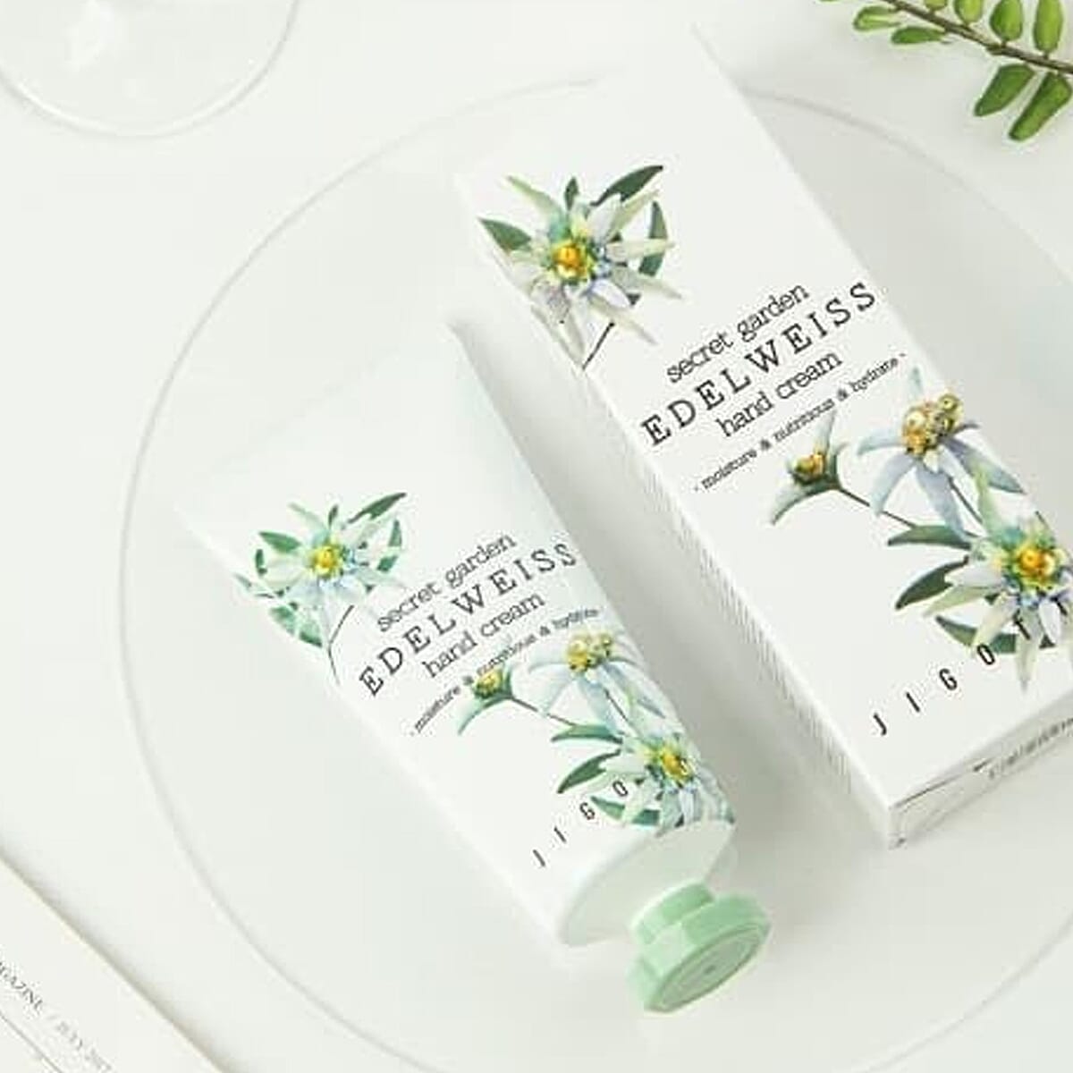 Jigott Secret Garden Edelweiss Hand Cream image number 1