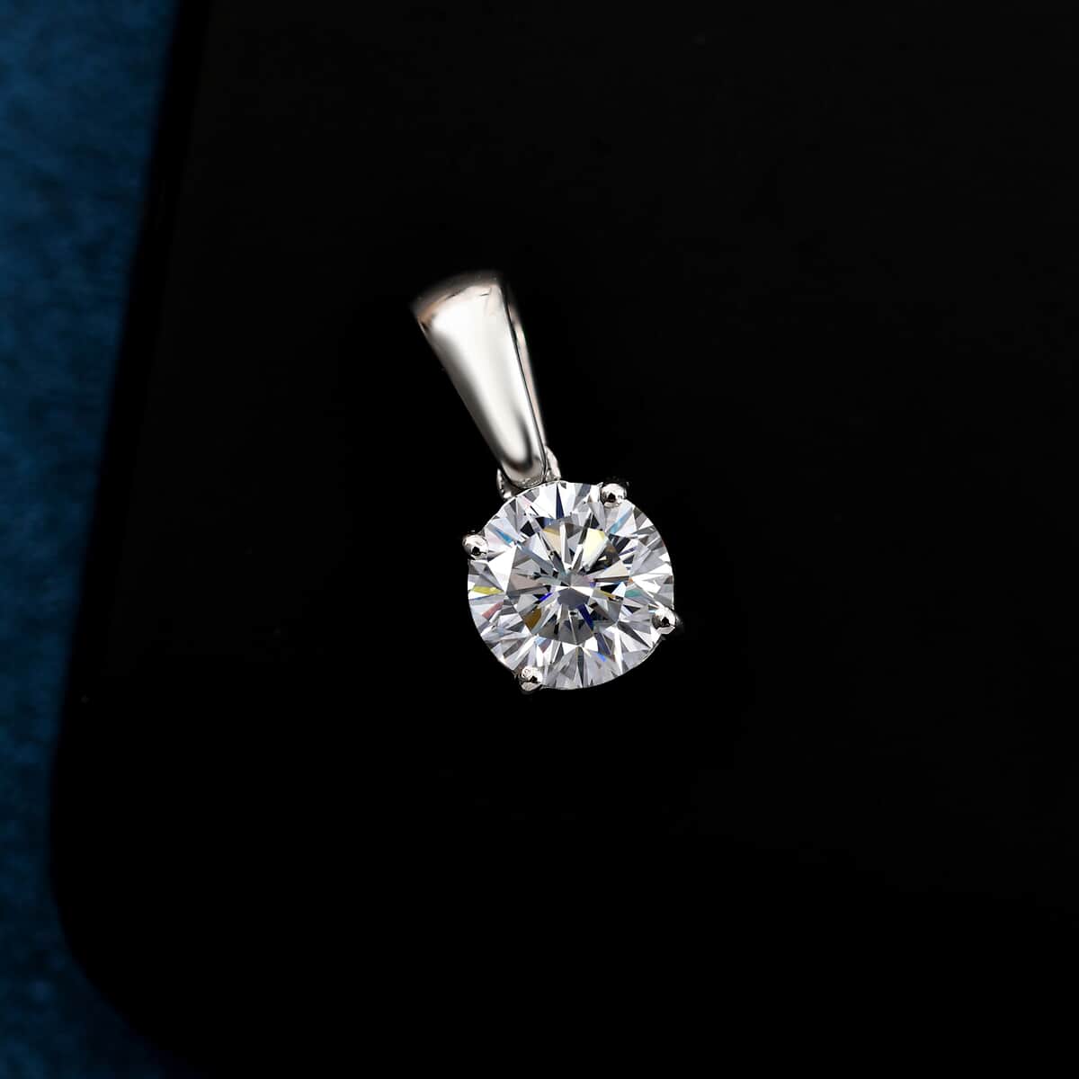 Luxuriant Lab Grown Diamond SI 1.00 ctw Pendant in 14K White Gold image number 1