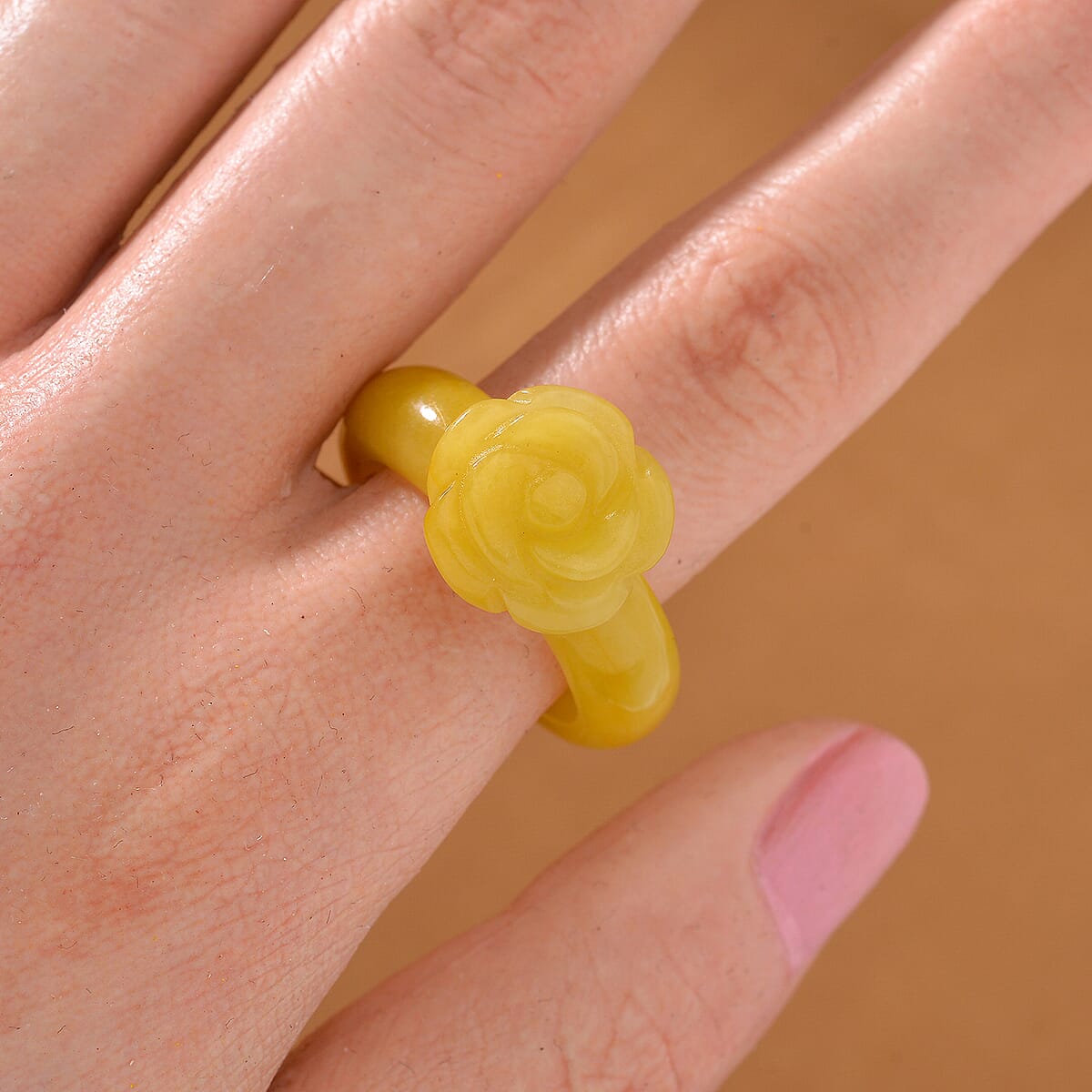Yellow Jade (D) Carved Rose Flower 39.00 ctw Ring (Size 5.00) image number 1