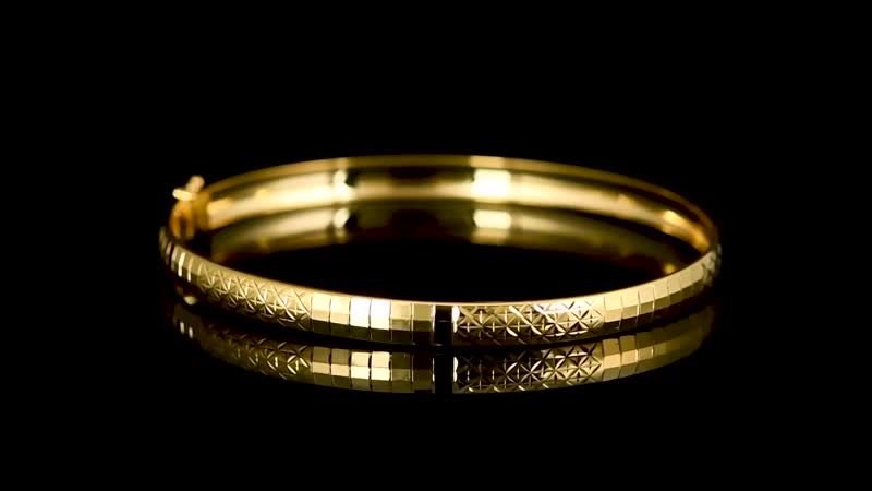 Diamond-cut Airclips Bangle Bracelet in 22K Yellow Gold (7.25 In) 5.47 Grams