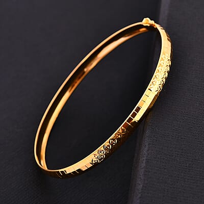 Diamond-cut Airclips Bangle Bracelet in 22K Yellow Gold (7.25 In) 5.47 Grams
