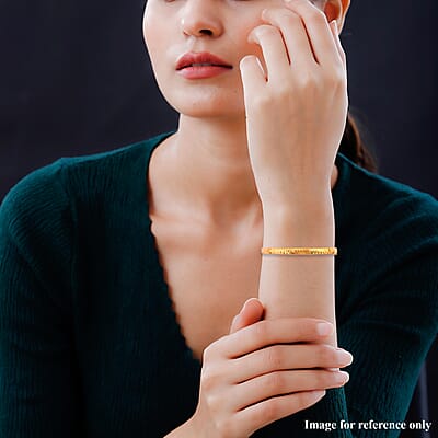 Diamond-cut Airclips Bangle Bracelet in 22K Yellow Gold (7.25 In) 5.47 Grams