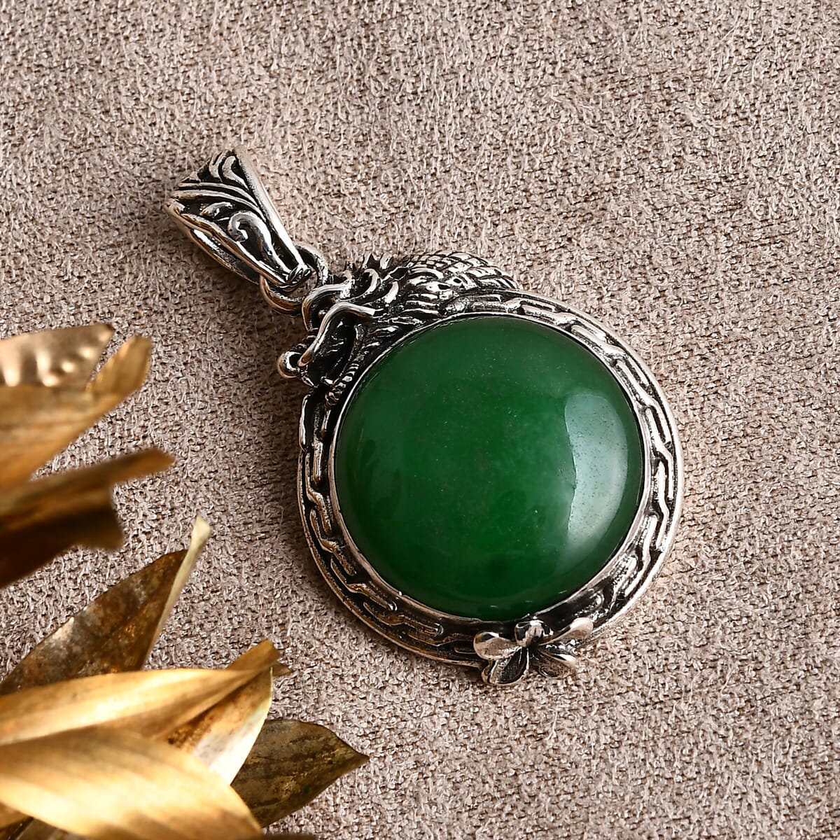 Bali Legacy Green Jade (D) 17.60 ctw Dragon Pendant in Sterling Silver image number 1