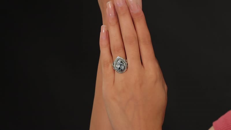 Artisan Crafted White Buffalo 9.10 ctw Solitaire Ring in Black Oxidized Sterling Silver (Size 10.0)