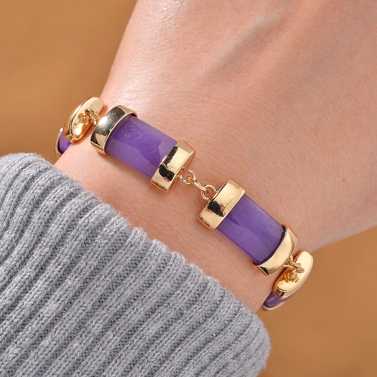 Karis Purple Jade (D) 60.00 ctw Bracelet in Goldtone (7-9In) image number 1