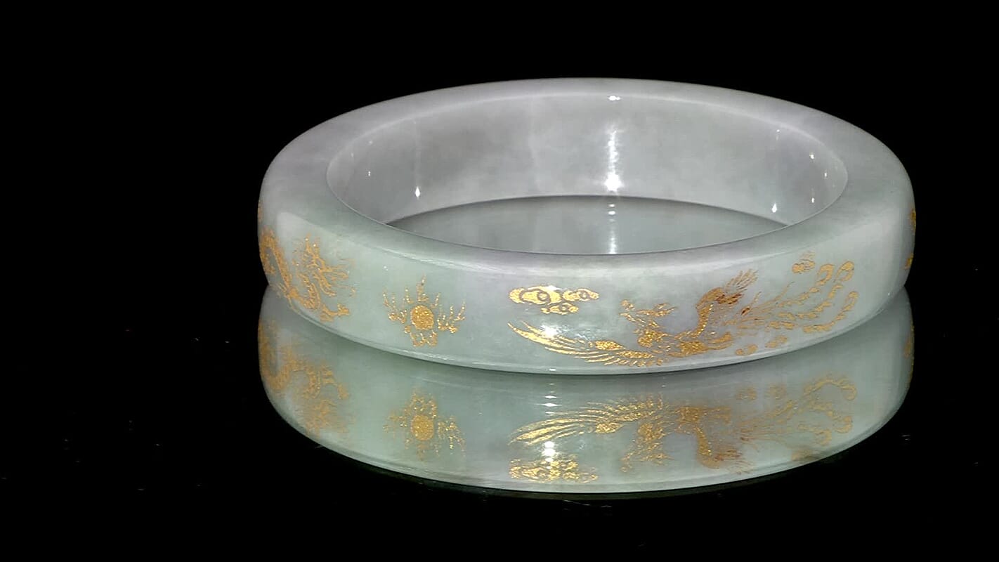 Natural Jade 370.00 ctw Carved Dragon Bangle Bracelet (7.0 In)