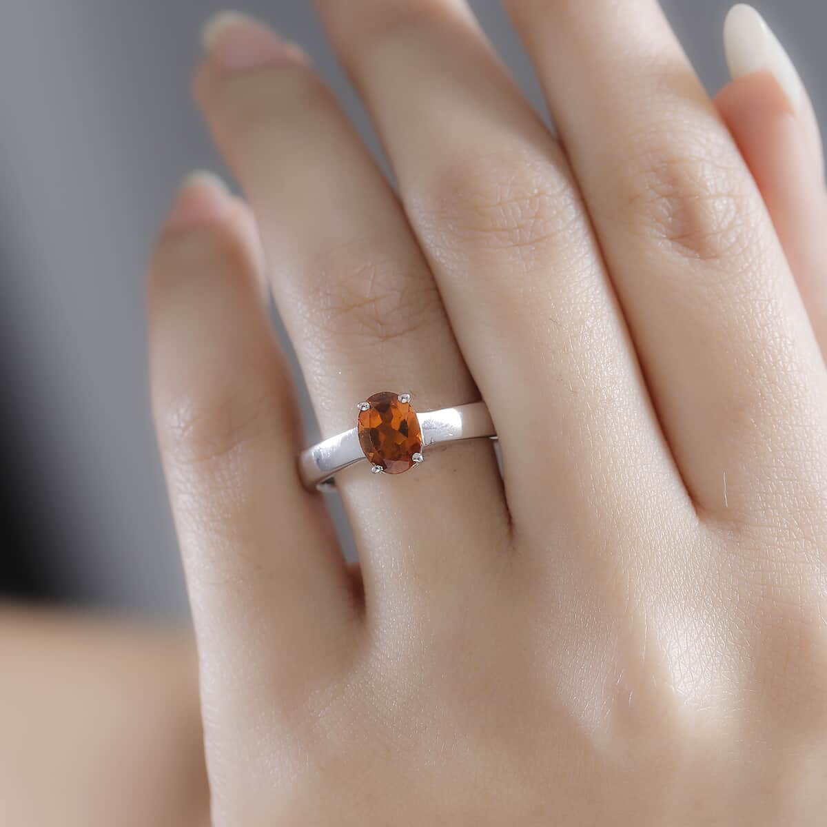 Ceylon Hessonite Garnet 1.15 ctw Solitaire Ring in Rhodium Over Sterling Silver (Size 10.0) (Del. in 10-12 Days) image number 2