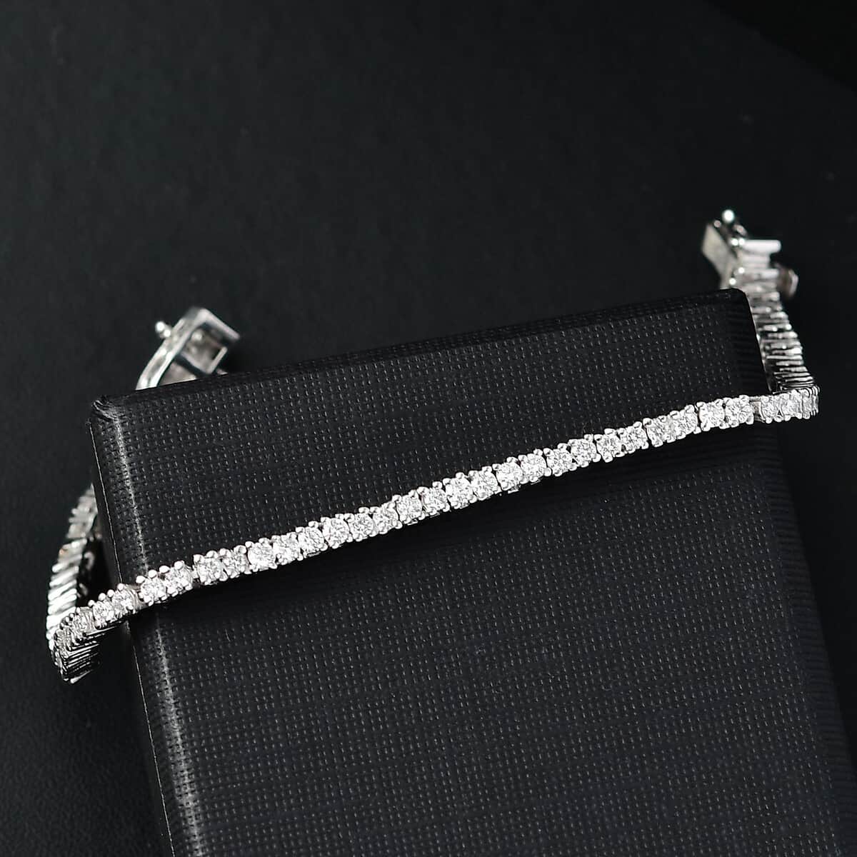 Luxuriant Lab Grown Diamond E-F VS 3.00 ctw Tennis Bracelet in Rhodium Over Sterling Silver (6.50 In) (Del. in 10-12 Days) image number 1