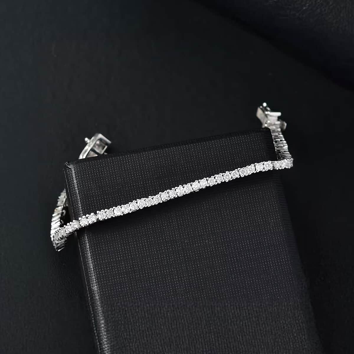 Luxuriant Lab Grown Diamond E-F VS 3.00 ctw Tennis Bracelet in Rhodium Over Sterling Silver (6.50 In) image number 5