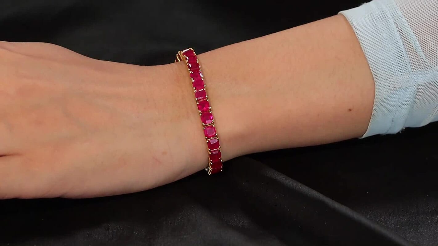 Doorbuster Asscher Cut Niassa Ruby (FF) Crown Tennis Bracelet in 18K Vermeil YG Over Sterling Silver (6.50 In) 28.65 ctw