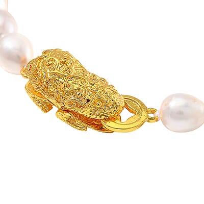 White Freshwater Pearl Bracelet with Pixiu Charm in Goldtone (6.50 In)