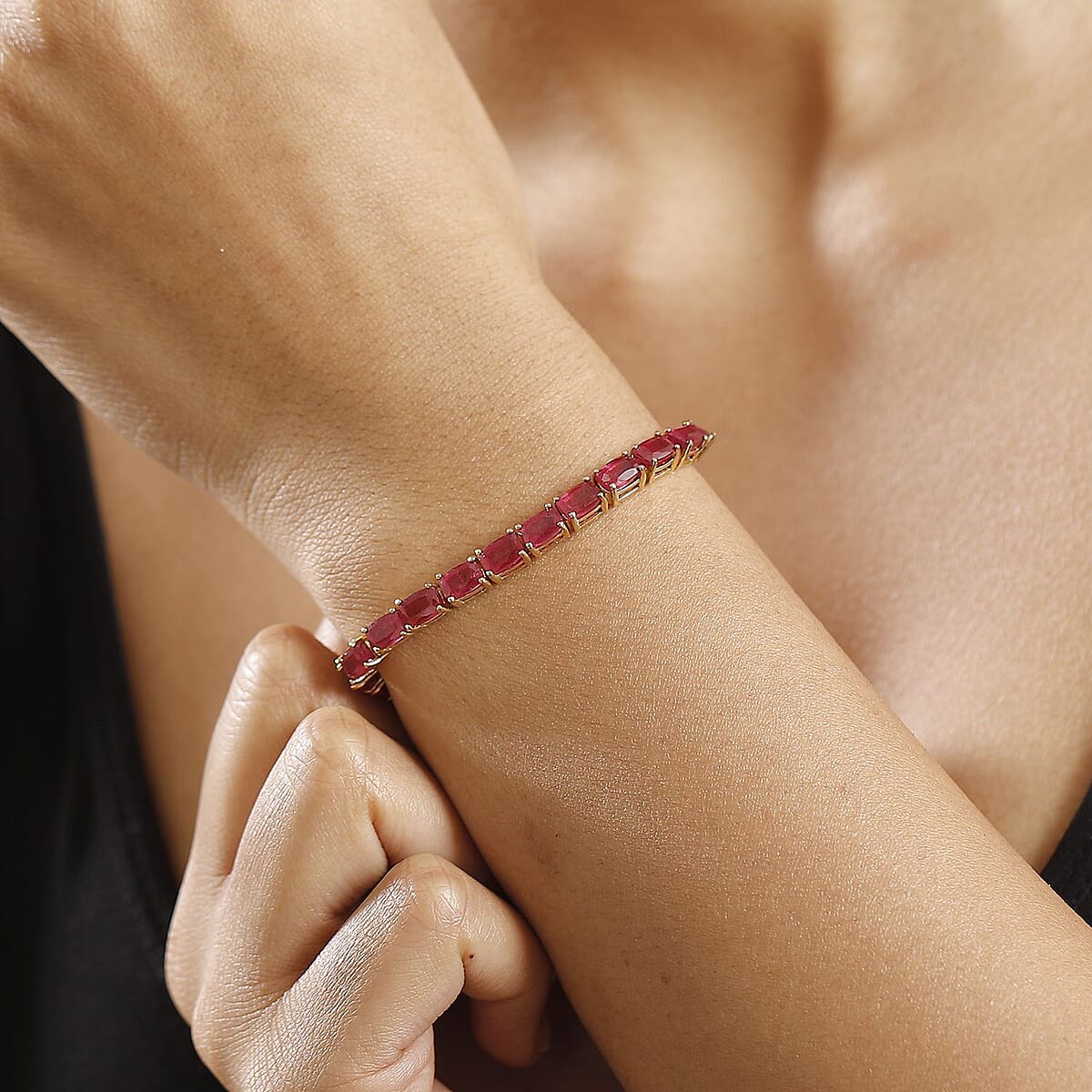 D'Joy Niassa Ruby (FF) 27.25 ctw Crown Tennis Bracelet in 18K Vermeil Yellow Gold Over Sterling Silver (8.00 In) image number 2