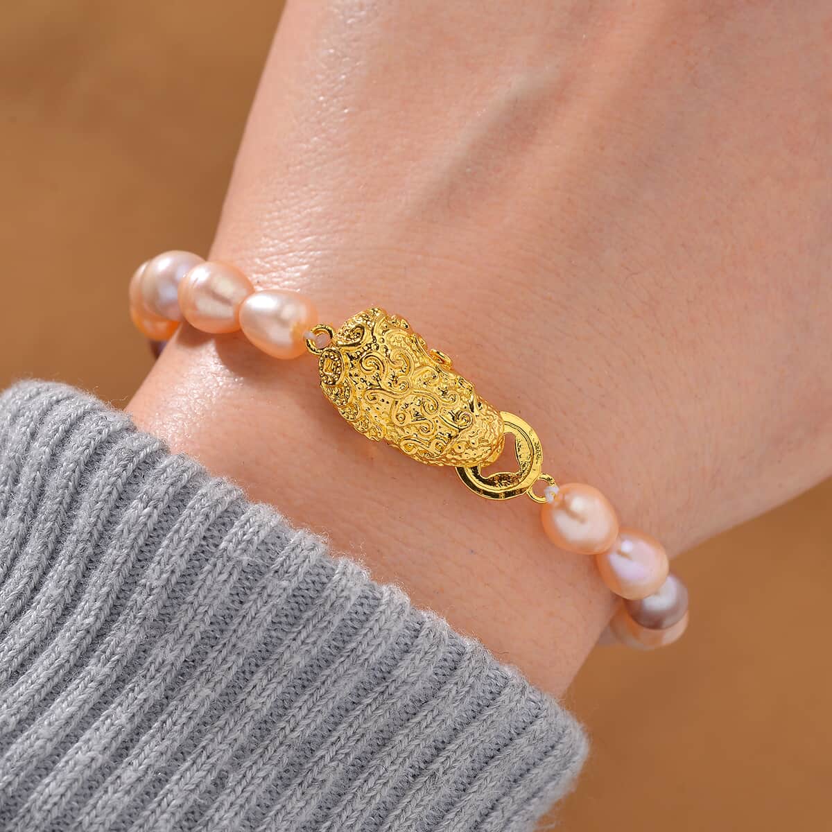 Multi Color Freshwater Pearl Bracelet with Pixiu Charm in Goldtone (6.50 In) image number 1