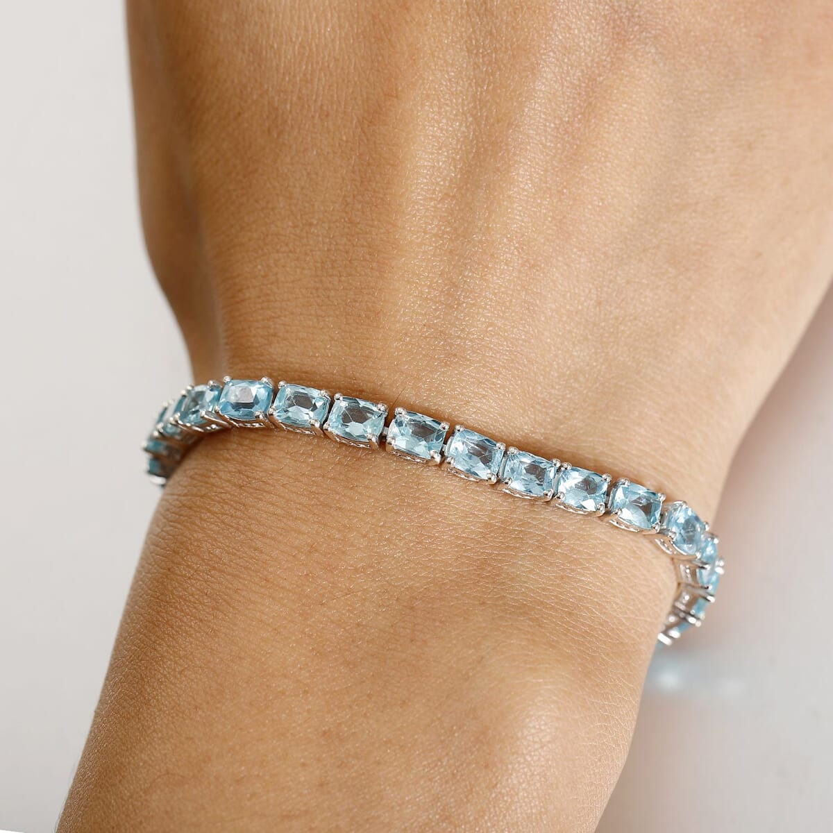 Betroka Blue Apatite 15.50 ctw Serenity Vine Bracelet in Rhodium Over Sterling Silver (8.00 In) image number 2