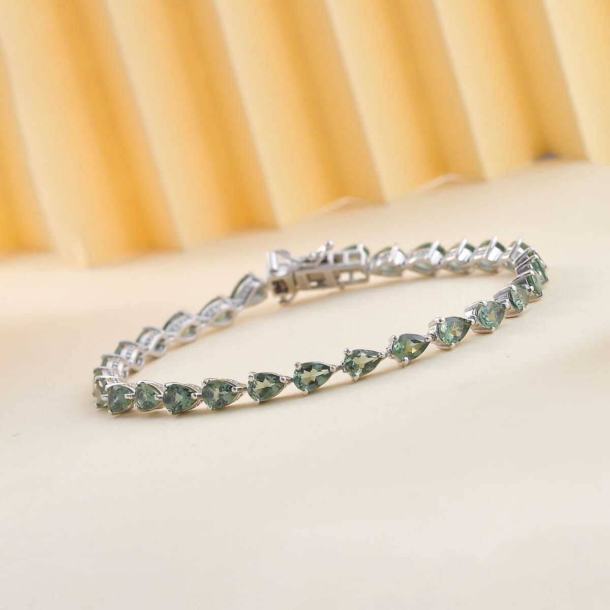 Natural Green Apatite 9.50 ctw Serenity Vine Bracelet in Rhodium Over Sterling Silver (6.50 In) image number 1