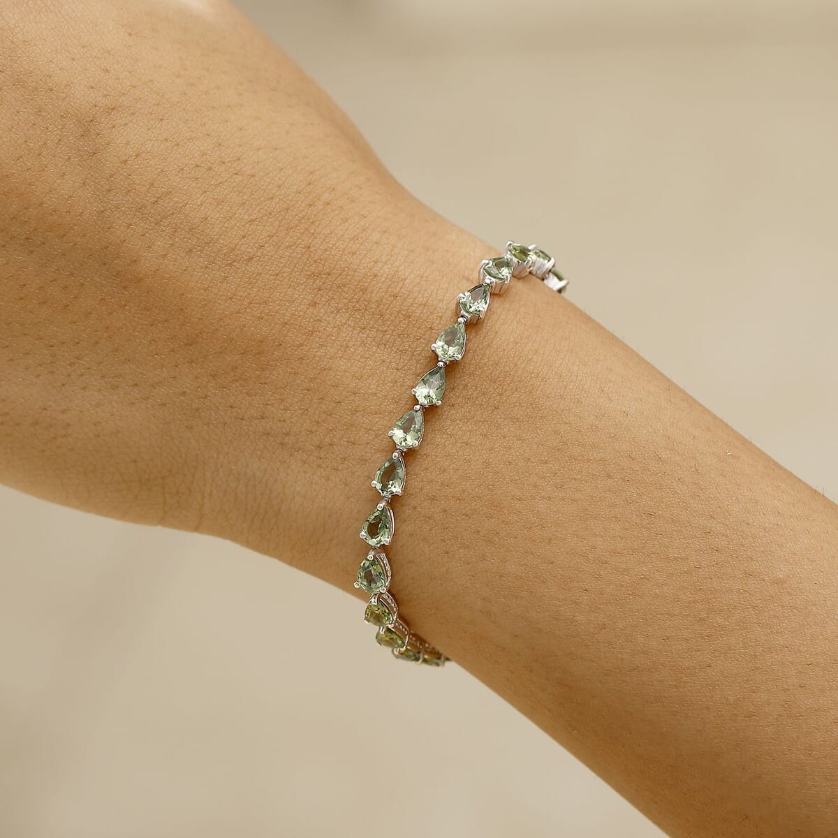 Natural Green Apatite 9.50 ctw Serenity Vine Bracelet in Rhodium Over Sterling Silver (6.50 In) image number 2