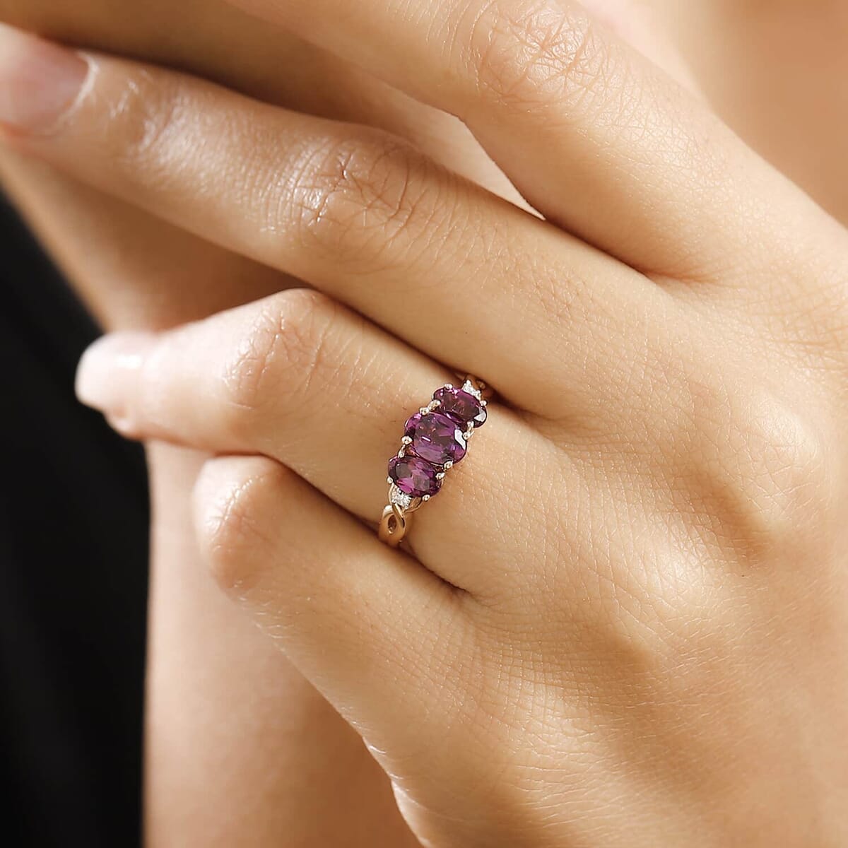 Certified & Appraised Luxoro 10K Rose Gold AAA Radiant Ember Garnet, Diamond (G-H, I2) 3 Stone Ring (Size 10.5) 2.10 ctw image number 2
