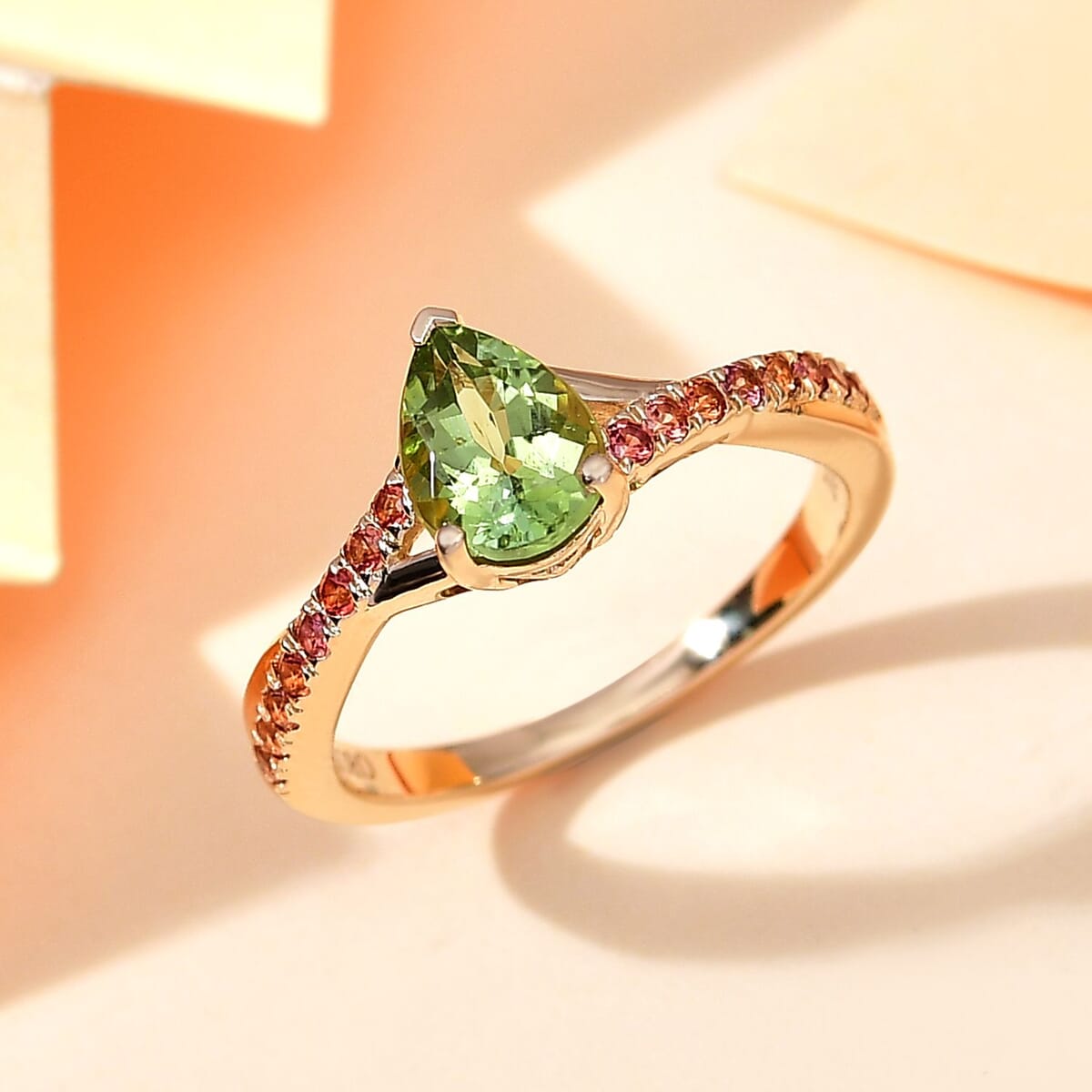 Certified & Appraised Luxoro AAA Natural Calabar Green Tourmaline and Padparadscha Sapphire 1.30 ctw Ring in 10K Yellow Gold (Size 9.0) image number 1